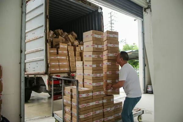 5000PCS Modular Motorcycle Helmets Fully Packed and Shipped to Support Overseas Wholesaler Stock Preparation